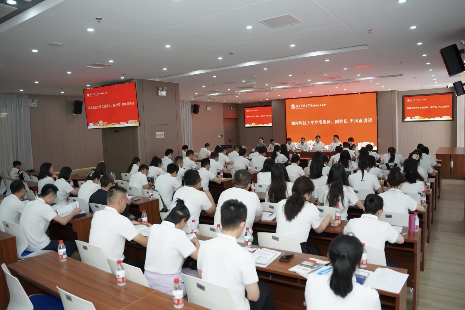 e4016d084bf2954cae40ffdeed86772d_compress.jpg